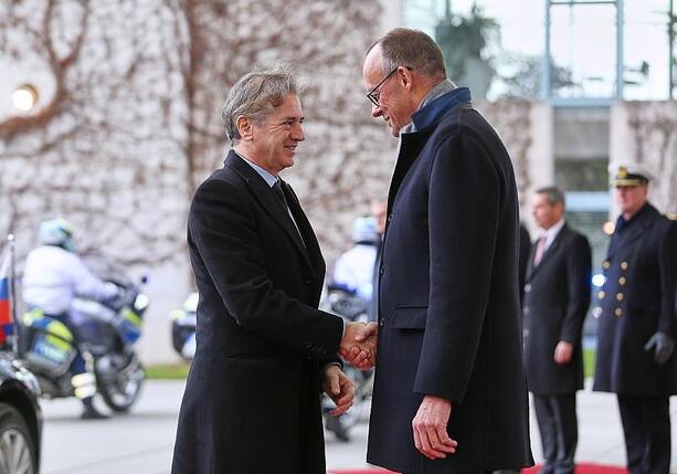 Bild vergrößern: Slownien will bei Verteidigungsindustrie mehr Zusammenarbeit