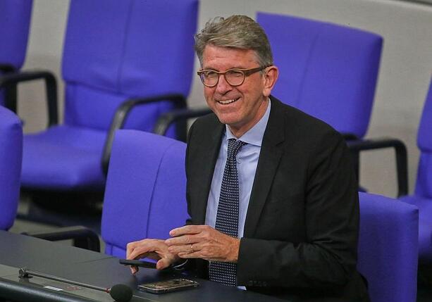 Bild vergrößern: Weimer kontert Rücktrittsforderungen der AfD