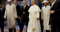 Papst Leo XIV. besucht Blaue Moschee in Istanbul