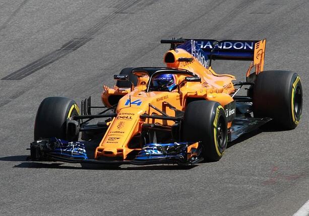 Bild vergrößern: Piastri gewinnt Katar-Sprint vor Russell und Norris