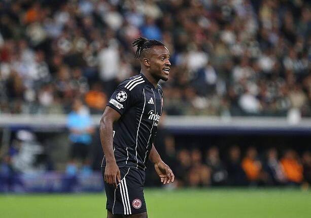 Bild vergrößern: Bundesliga: Frankfurt rettet ganz spät Remis gegen Wolfsburg