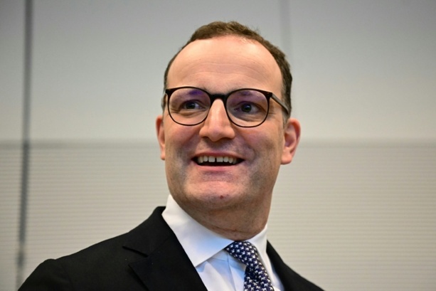 Bild vergrößern: Spahn warnt Renten-Rebellen vor Regierungskrise - Widerstand hält an