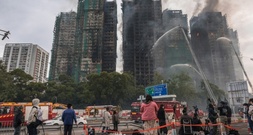 151 Tote und 13 Verdächtige: Noch mehr Opfer und Festnahmen nach Großbrand in Hongkong
