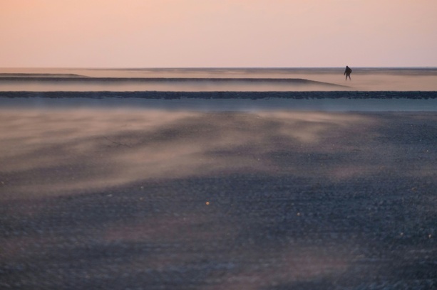 Bild vergrößern: Metallkugel auf Amrum angeschwemmt: Mann erleidet lebensgefährliche Verbrennungen