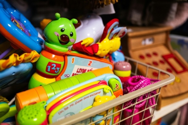 Bild vergrößern: Weihnachtsgeschenke: Forscher warnen vor hormonaktiven Stoffen in Spielzeug