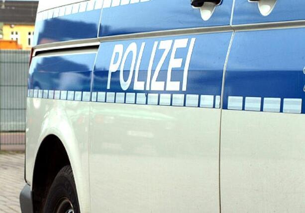 Bild vergrößern: Frauenleiche gefunden - Zusammenhang mit Hände-Fund auf A45 möglich