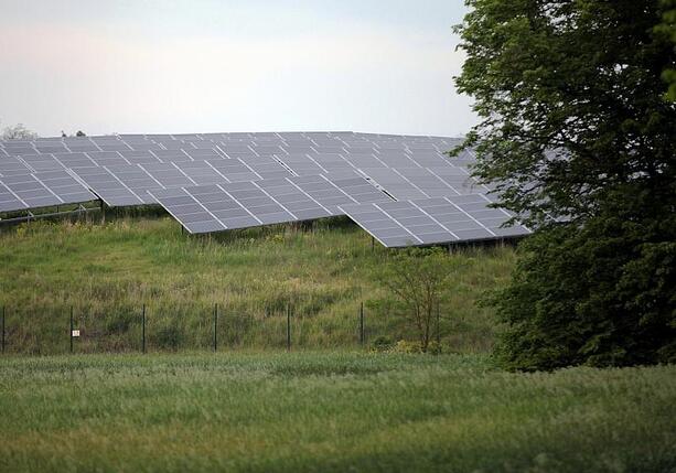 Bild vergrößern: Energiepolitik: Union stellt Vorrang der Erneuerbaren infrage