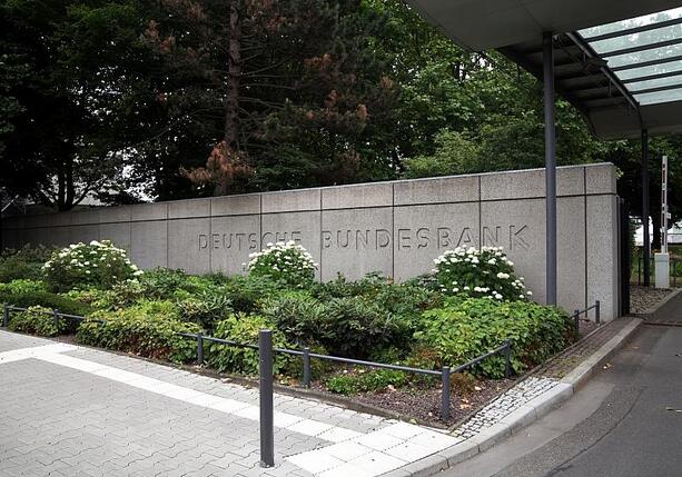 Bild vergrößern: Bundesbankpräsident kritisiert langsame Entscheidungen in Brüssel