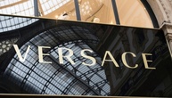 Prada schließt Kauf von Konkurrenten Versace ab