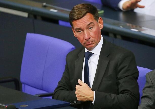 Bild vergrößern: Hartmann: Russische Spionagesatelliten fliegen über Deutschland