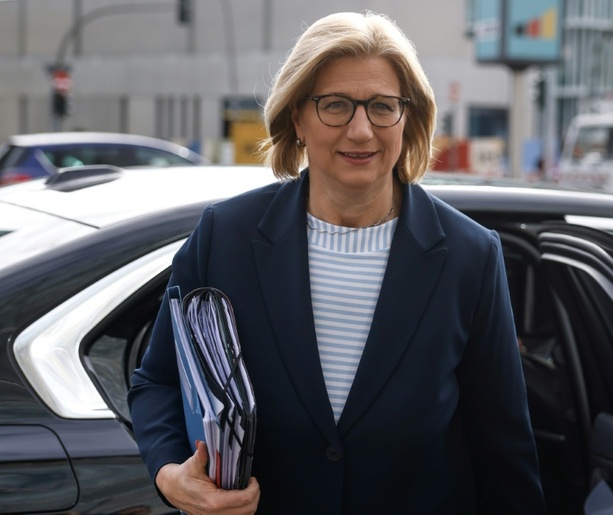 Bild vergrößern: SPD im Saarland laut Umfrage weiter stärkste Kraft - AfD knapp hinter CDU