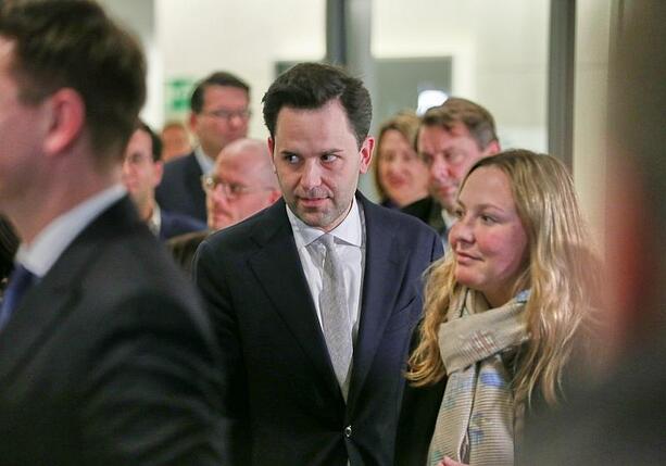 Bild vergrößern: SPD appelliert an Unions-Abweichler