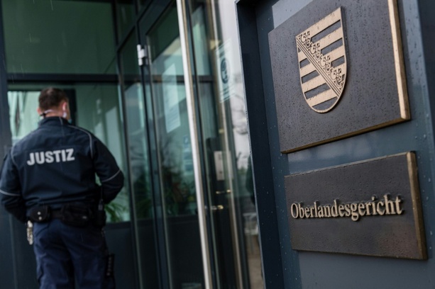 Bild vergrößern: Ich schäme mich: Zschäpe in Prozess gegen mutmaßliche NSU-Unterstützerin