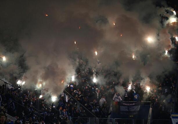 Bild vergrößern: Bayerns Innenminister verteidigt IMK-Pläne zu Stadionverboten