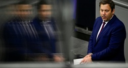 Klingbeil kündigt weitere Entlastungen für Kommunen an