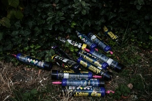 Mit Lachgas im Auto in Pool gestürzt: Drei Jungen in Frankreich tot