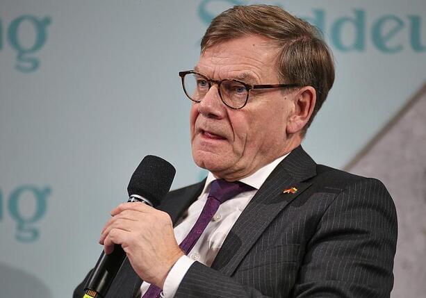 Bild vergrößern: Verhandlungen: Wadephul pocht auf Entscheidungshoheit der Ukraine