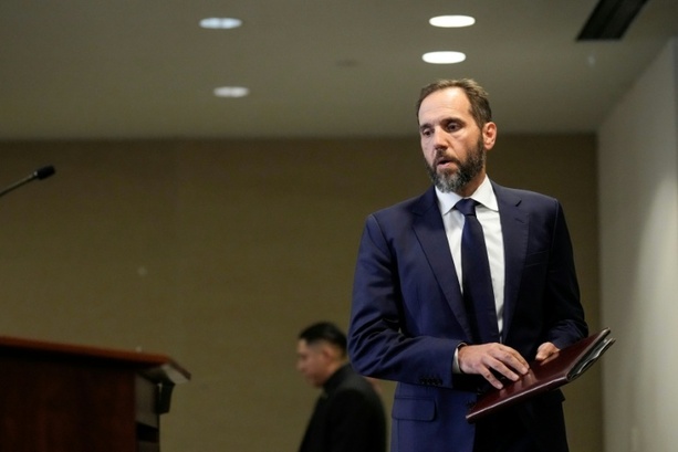 Bild vergrößern: Ex-Sonderermittler in zwei Trump-Verfahren  soll vor Ausschuss im Repräsentantenhaus aussagen