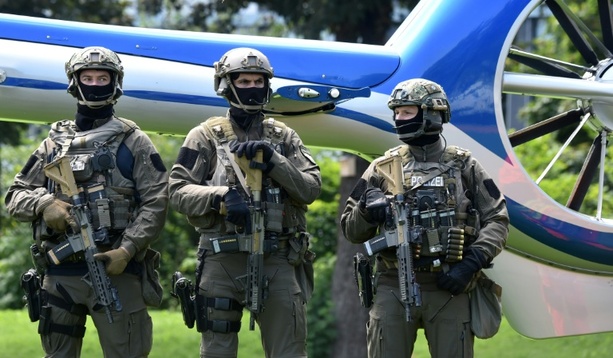 Bild vergrößern: Frau in Bayern auf offener Straße erstochen - früherer Lebensgefährte unter Verdacht