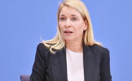 Bahn-Chefin will Topmanagement halbieren