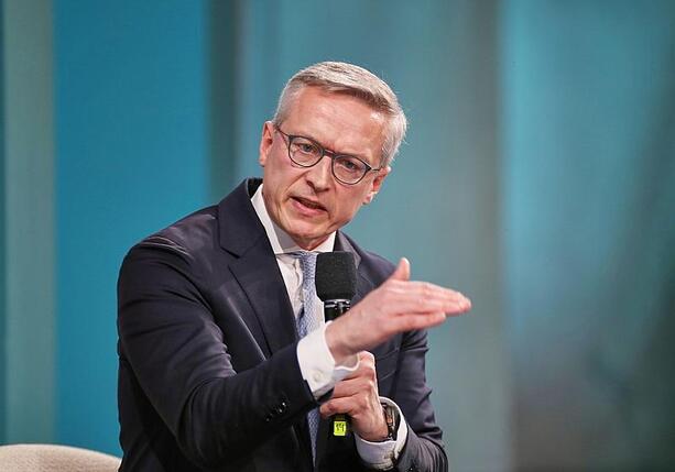 Bild vergrößern: Wildberger will Verwaltung serviceorientierter machen