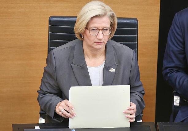 Bild vergrößern: Rehlinger verteidigt Bas gegen Arbeitgeberkritik