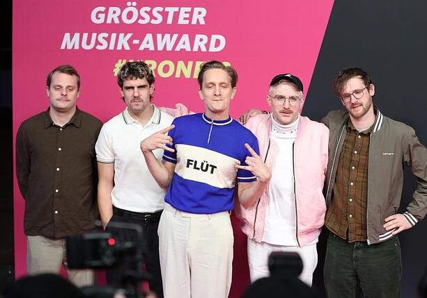 Bild vergrößern: Kraftklub neu auf Platz eins der Album-Charts