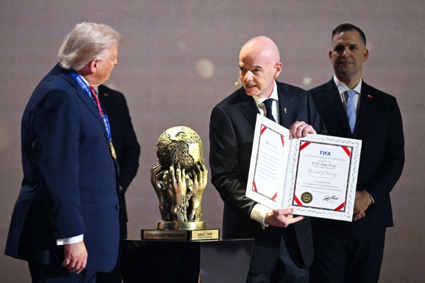 Bild vergrößern: Fifa zeichnet Trump mit Friedenspreis aus