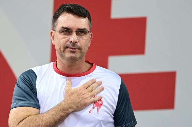 Bild vergrößern: Brasiliens Ex-Präsident Bolsonaro soll Sohn Flávio zu politischem Erben ernannt haben