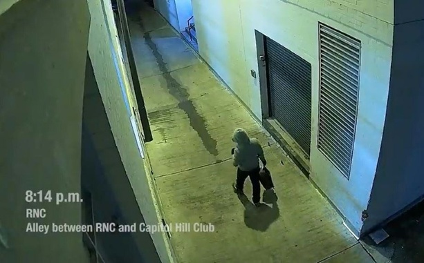 Bild vergrößern: Rohrbomben nahe US-Kongress 2021: Angeklagter erscheint erstmals vor Gericht