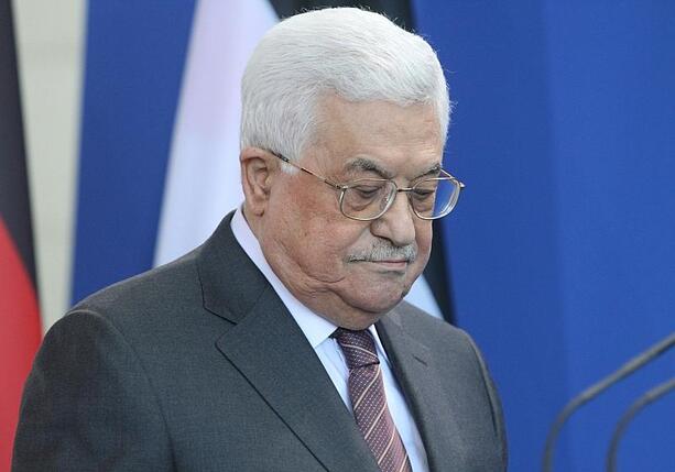 Bild vergrößern: Merz telefoniert mit Palästinenserpräsident Abbas