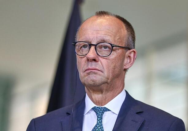 Bild vergrößern: Merz stellte als Abgeordneter zahlreiche Anzeigen wegen Beleidigung