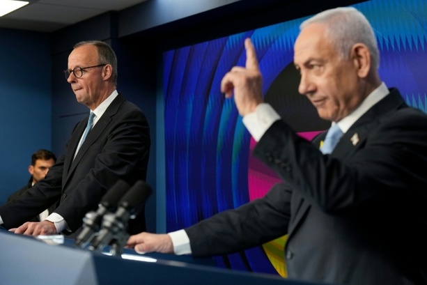 Bild vergrößern: Trotz Netanjahus Ablehnung: Merz plädiert in Israel erneut für Palästinenserstaat