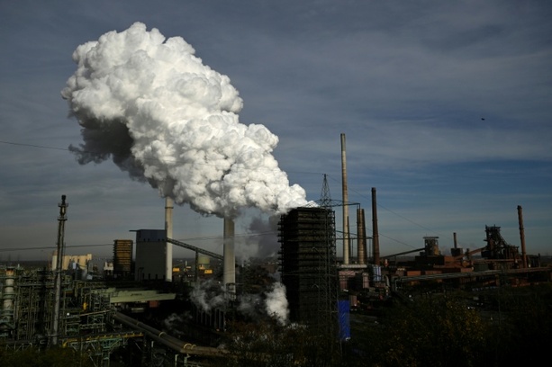 Bild vergrößern: Konjunkturschwäche in Deutschland: Söder will Unternehmenssteuern schneller senken