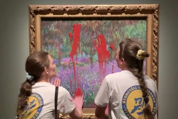 Bild vergrößern: Monet-Gemälde mit Farbe beschmiert: Freispruch für Klima-Aktivistinnen in Schweden