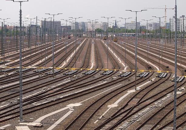Bild vergrößern: Bahn-Mitarbeiter lassen intern Frust raus
