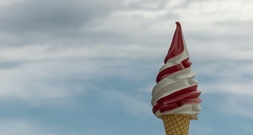 Anleger mit angeblich lukrativer Idee von Eis mit Alkohol betrogen: Haftstrafe