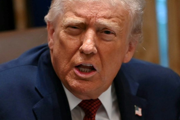 Bild vergrößern: Schwach: Trump verschärft Ton gegen Europa und die Ukraine