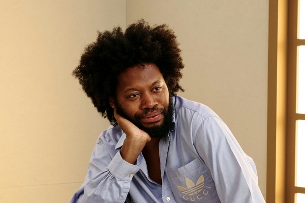 Bild vergrößern: Emily in Paris-Schauspieler nach drei Wochen aus Haft in Japan entlassen