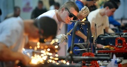 Weniger Plätze für Azubis: Konjunkturflaute verschärft Lage auf Ausbildungsmarkt