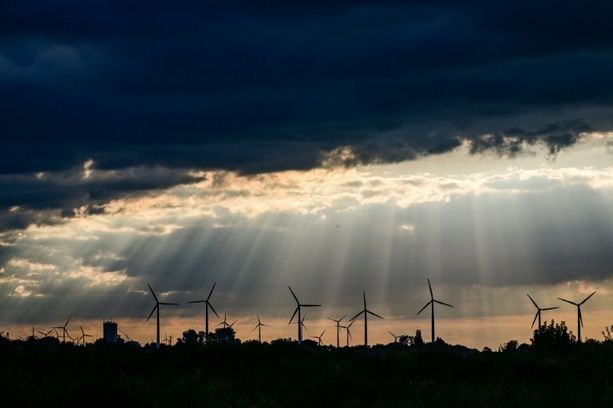 Bild vergrößern: Vorläufige Berechnung: Erneuerbare decken 2025 rund 56 Prozent des Stromverbrauchs