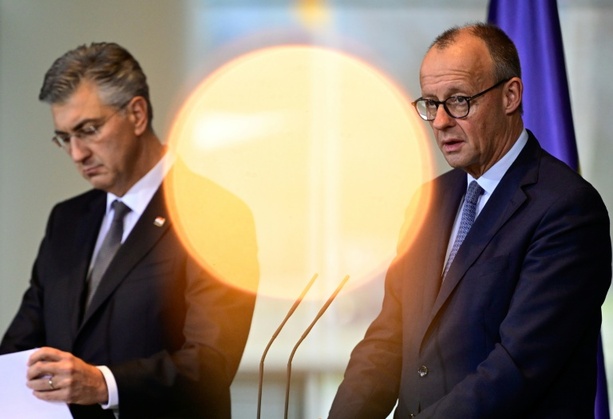 Bild vergrößern: Trumps Kritik an Migrationspolitik in Europa: Merz verweist auf Kurskorrektur