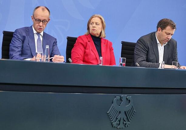 Bild vergrößern: Grüne werfen Regierung Handlungsunfähigkeit vor