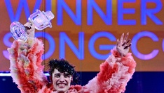 ESC: Nemo gibt Preis für Sieg im Jahr 2024 wegen Teilnahme Israels zurück