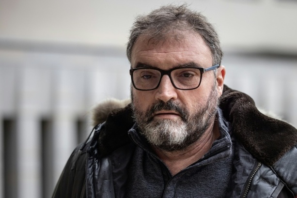 Bild vergrößern: Frankreich: Lebenslange Haft für mutmaßlichen Patientenvergifter gefordert