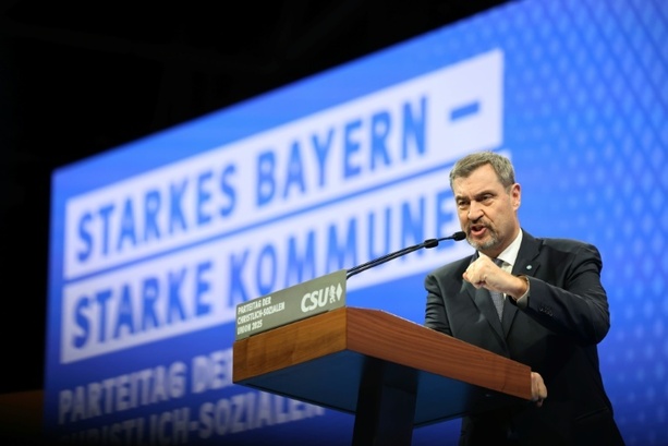 Bild vergrößern: Dämpfer für Markus Söder: Wiederwahl mit nur 83,6 Prozent