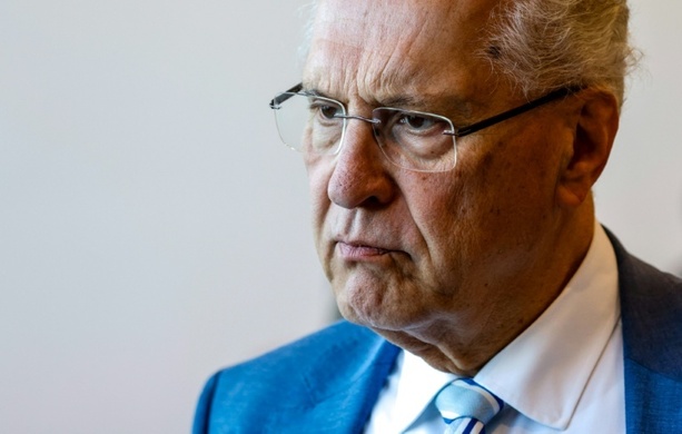 Bild vergr&ouml;&szlig;ern: Bayerns Innenminister Herrmann zu Festnahmen: Anschlag stand nicht unmittelbar bevor