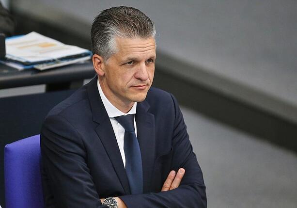 Bild vergrößern: Kanzleramtsminister versteht Ungeduld der Bevölkerung