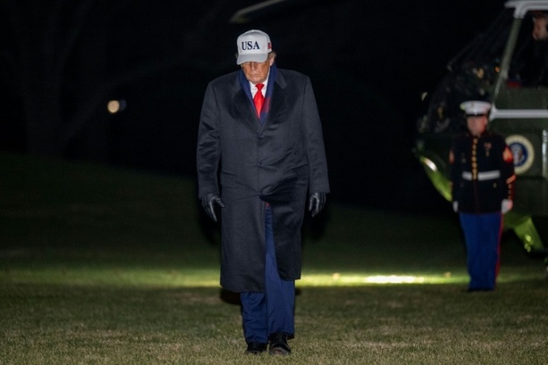 Bild vergr&ouml;&szlig;ern: Trump räumt mögliche Niederlage der Republikaner bei Zwischenwahlen 2026 ein