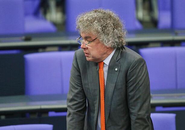 Bild vergr&ouml;&szlig;ern: AfD-Abgeordneter wegen Hitlergruß angeklagt